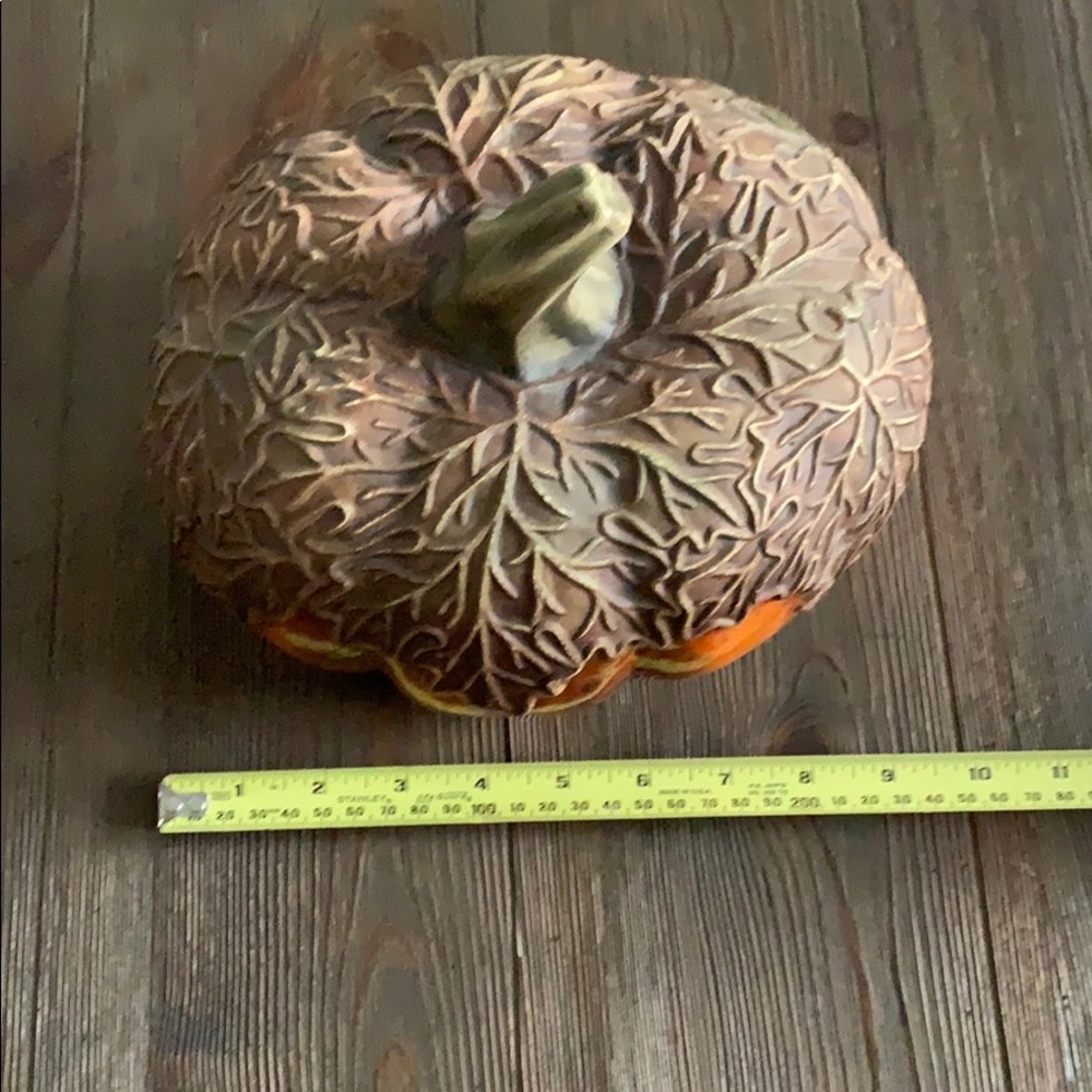 Beautiful ceramic Harvest Pumpkin. Like new! 🤎 - Picture 6 of 8